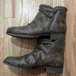 Sporto Brown Ankle Boots with Zipper